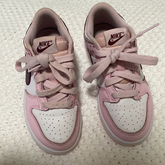 White and pink dunks - Picture 2 of 3